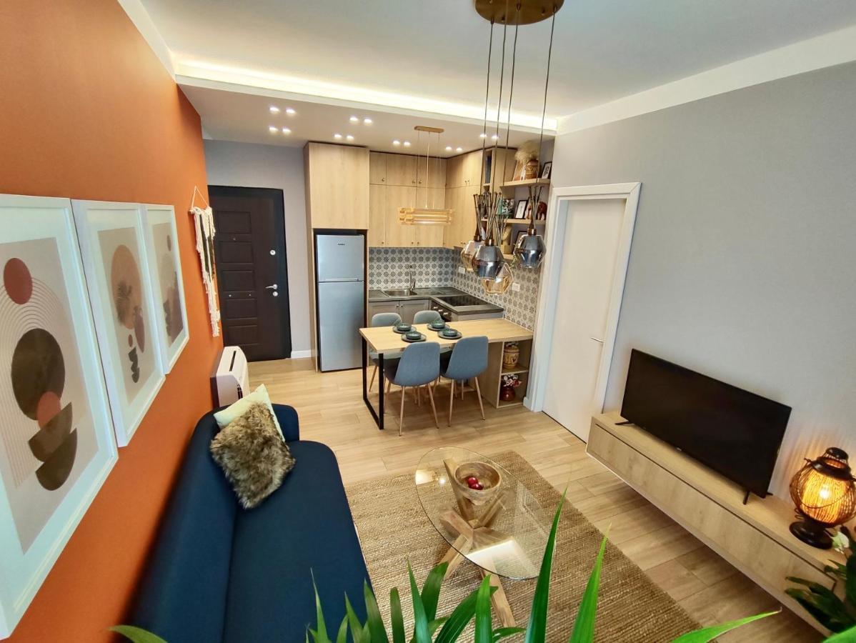 Appartamento Modern Style 2Br-Apt - 10Min To Skanderbeg Square Tirana Esterno foto