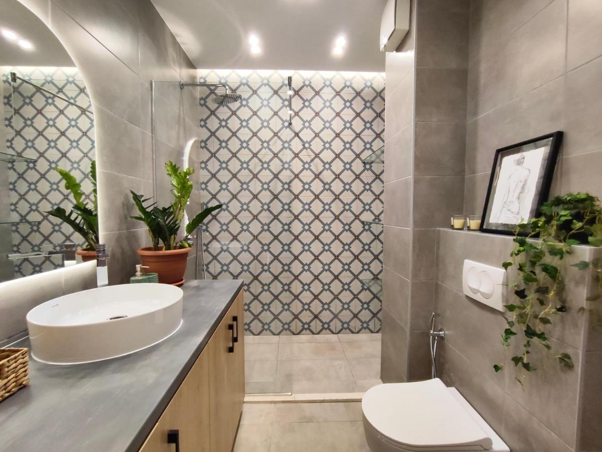 Appartamento Modern Style 2Br-Apt - 10Min To Skanderbeg Square Tirana Esterno foto