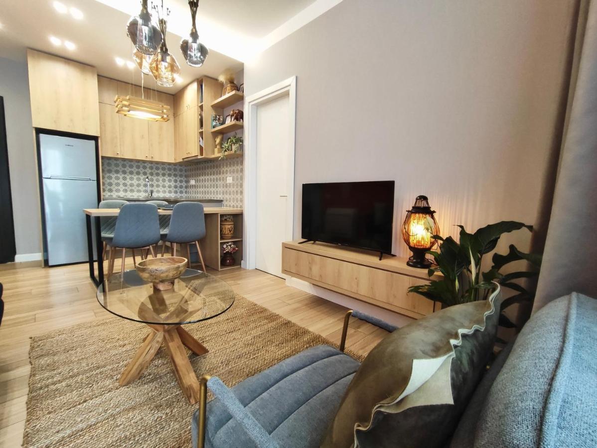 Appartamento Modern Style 2Br-Apt - 10Min To Skanderbeg Square Tirana Esterno foto