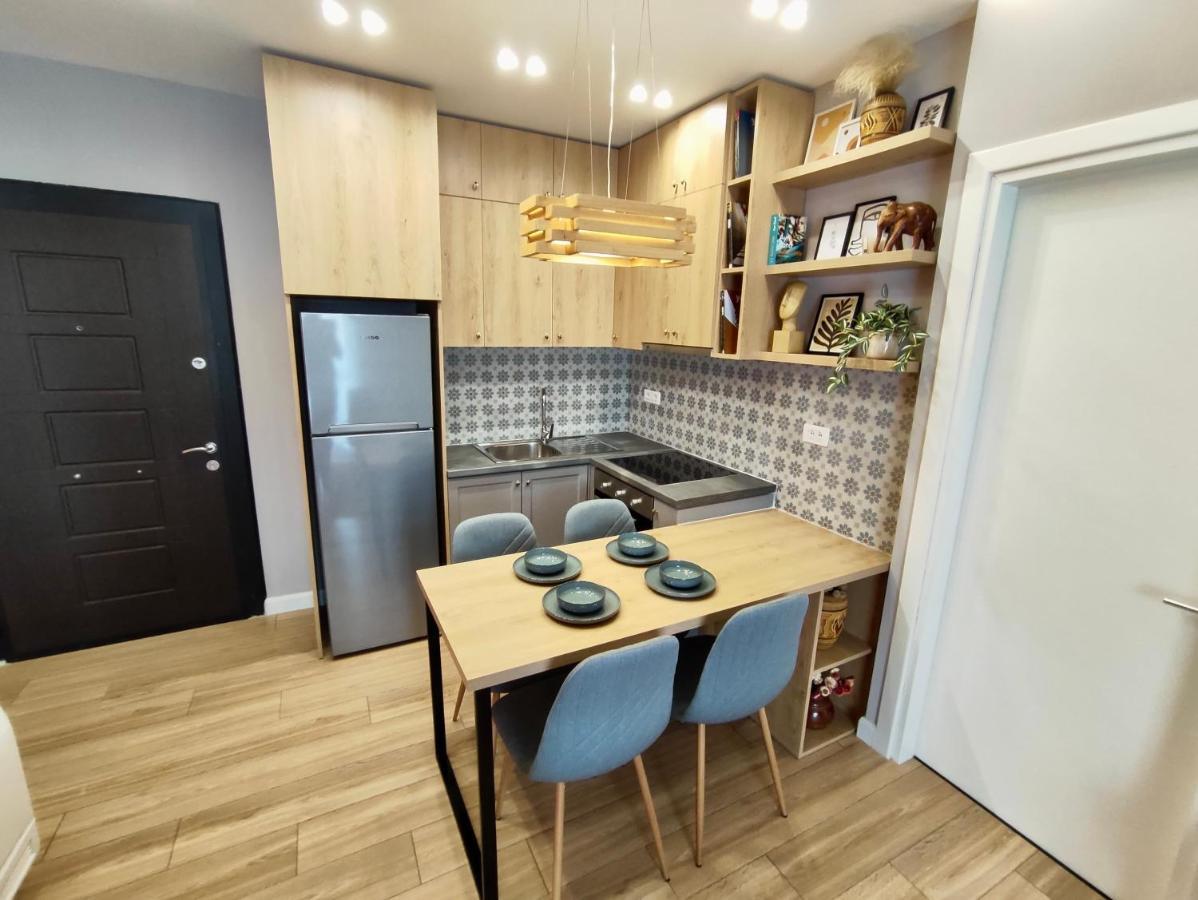 Appartamento Modern Style 2Br-Apt - 10Min To Skanderbeg Square Tirana Esterno foto